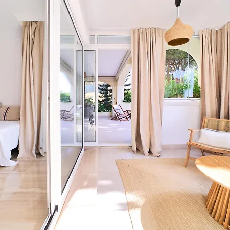 Elviria - *