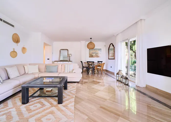 Апартаменти Elviria - *