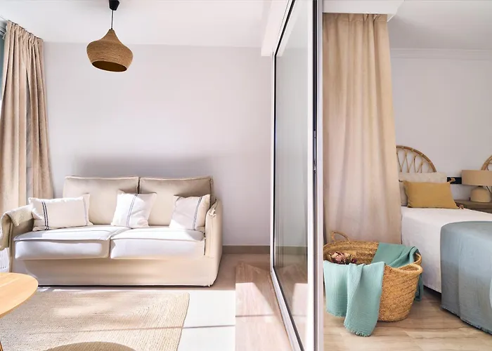 Апартаменти Elviria - *